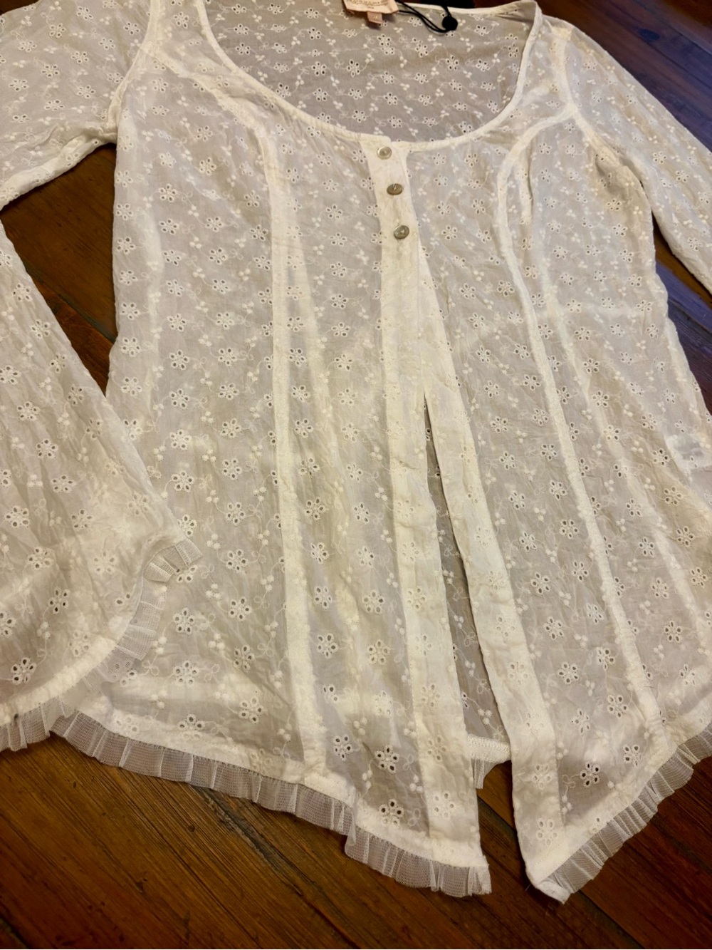 NWT Frankie’s bikinis x Sydney Sweeney Bardot eyelet flyaway top - Picture 9 of 16